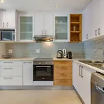 Chic, Cozy, Modern, Secure And Centrally Located