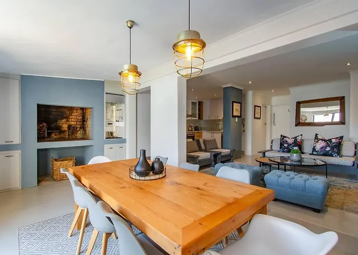 Chic, Cozy, Modern, Secure And Centrally Located
