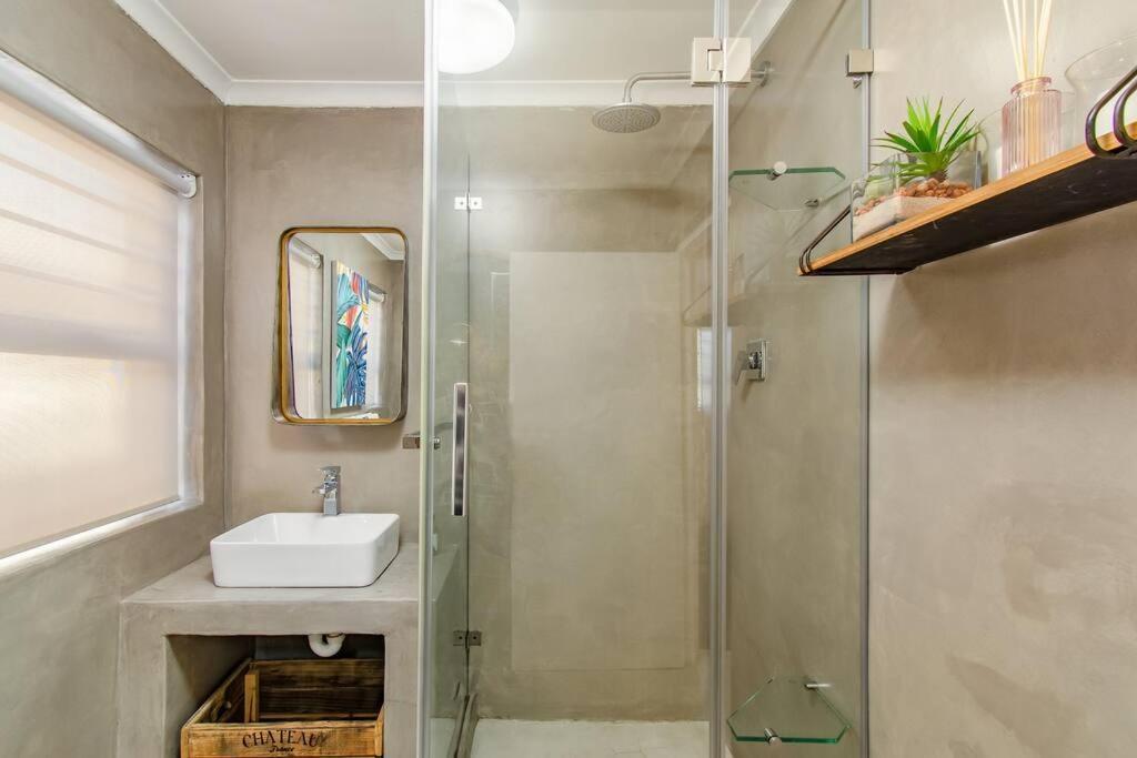 Holiday home Chic, Cozy, Modern, Secure And Centrally Located
