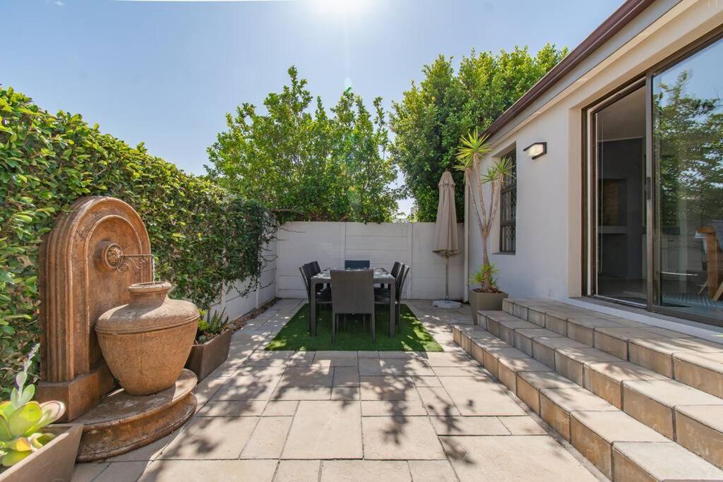 Holiday home Chic, Cozy, Modern, Secure And Centrally Located