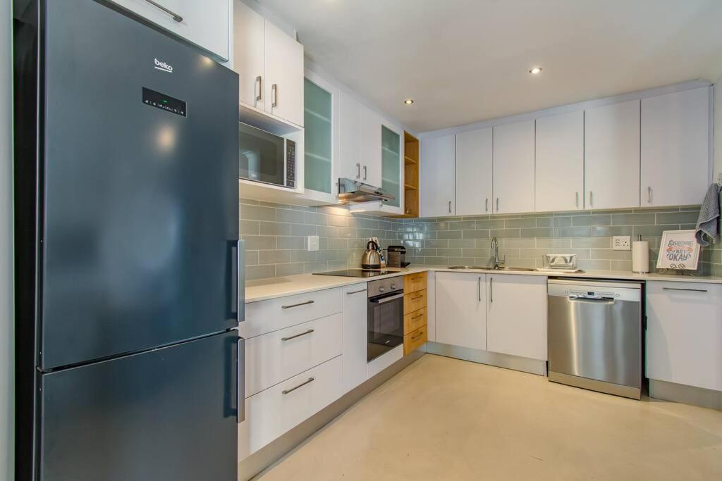Chic, Cozy, Modern, Secure And Centrally Located *