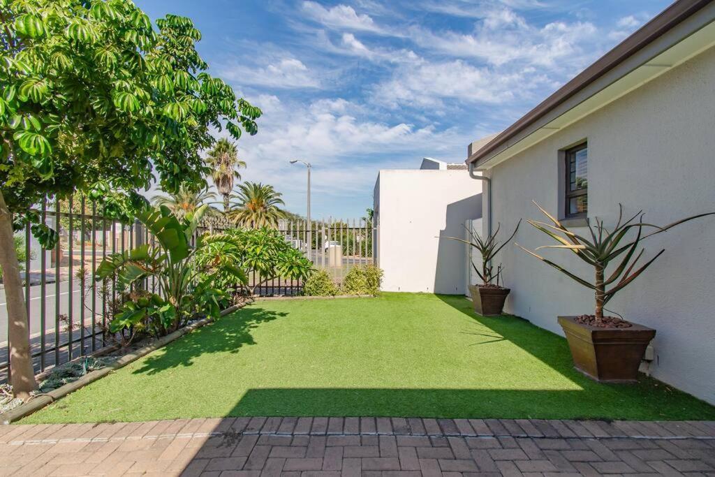 Holiday home Chic, Cozy, Modern, Secure And Centrally Located Cape Town