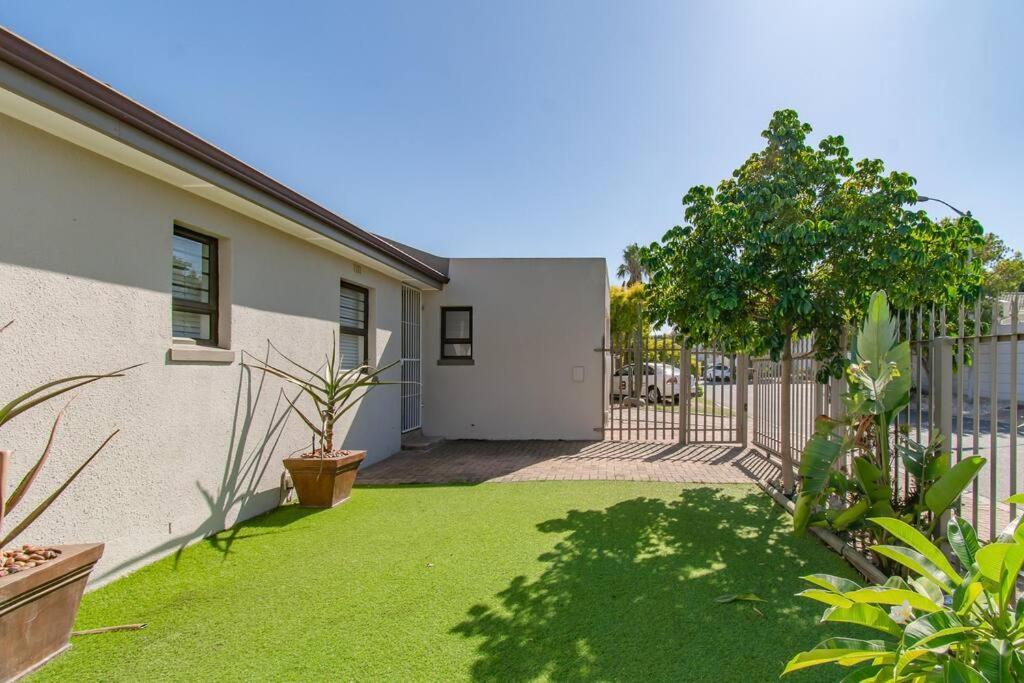 Chic, Cozy, Modern, Secure And Centrally Located