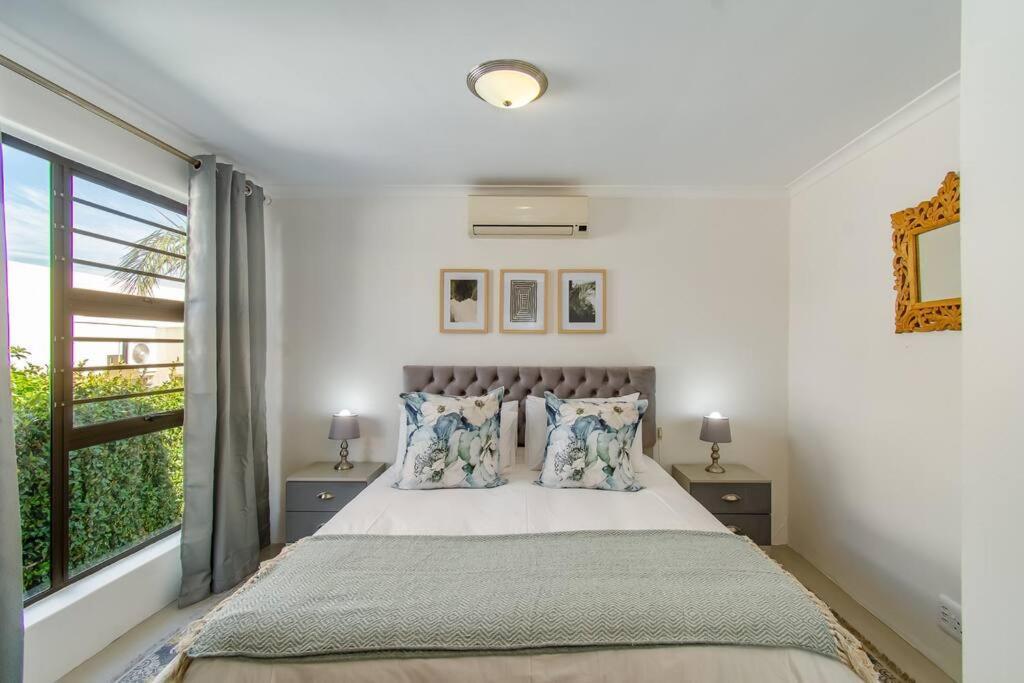 Chic, Cozy, Modern, Secure And Centrally Located Holiday home